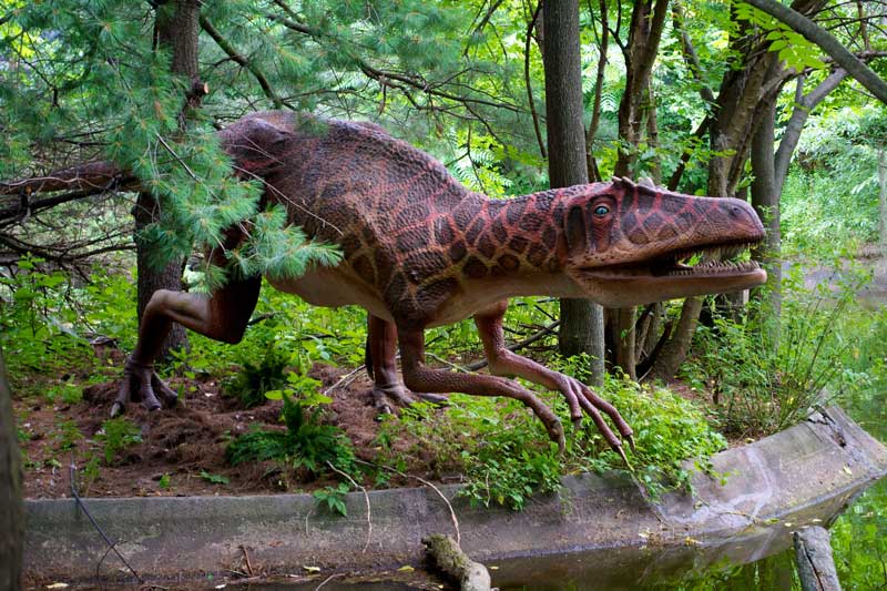 Deltadromeus animatronic